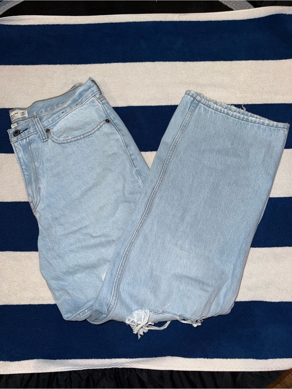 Abercrombie Curve Love Mid Rise Slouchy Jean